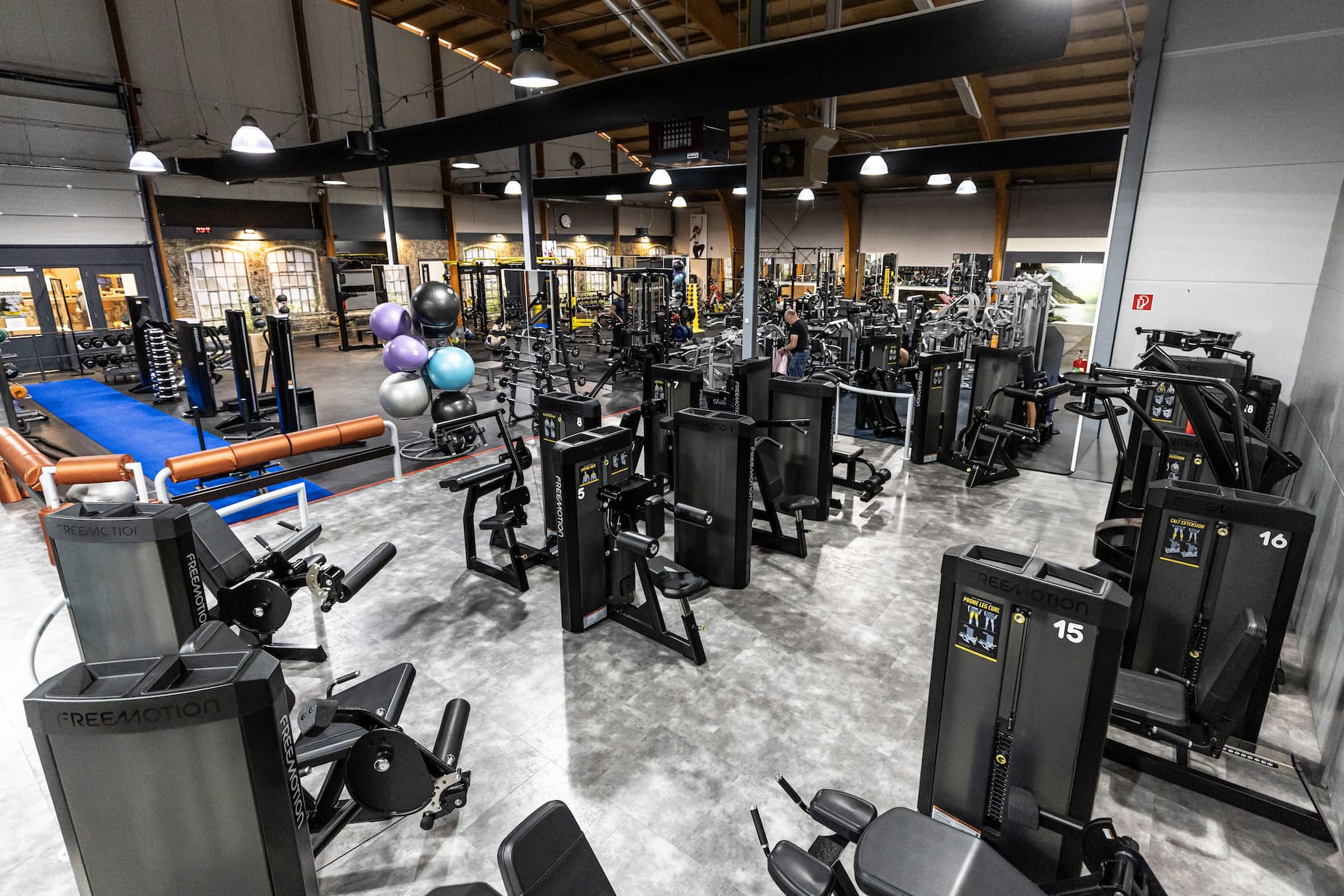 Ames Sport & Zorg-fitness-apparaten-02